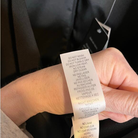 NWT AIDAN MATTOX black satin flutter sleeve v neck jumpsuit size 10 cocktail - Picture 6 of 8